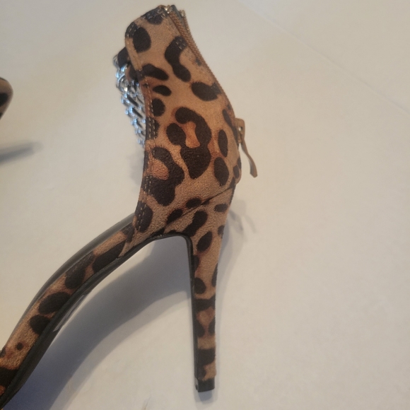 Leopard Heeled Sandals - Picture 4 of 4